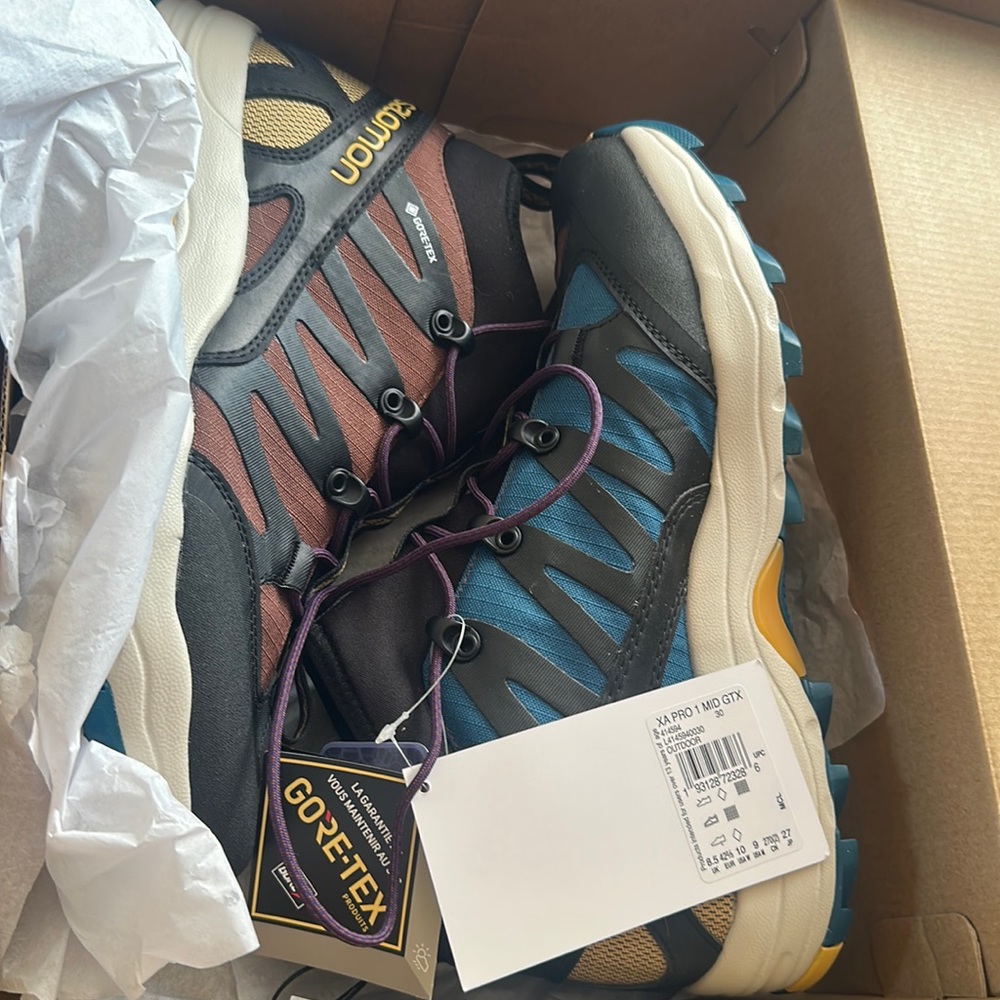 Salomon XA Pro 1 Mid GTX women’s size 10 men’s 9
